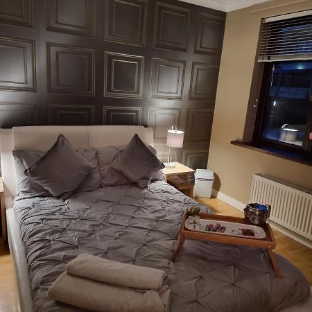 Private Room City Skyline And Mountain Views Close Too Belfast Centre And Airports Free Parking מראה חיצוני תמונה